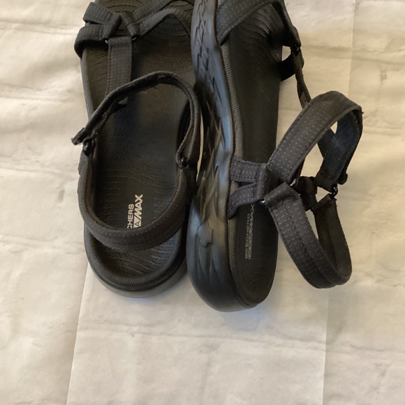 SKETCHERS GOGA MAX SANDALS ( Size: 10) PREOWNED - Picture 5 of 9